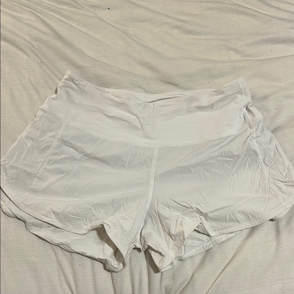 Lululemon Women's White Athletic Shorts- size 6, 2.5 inch